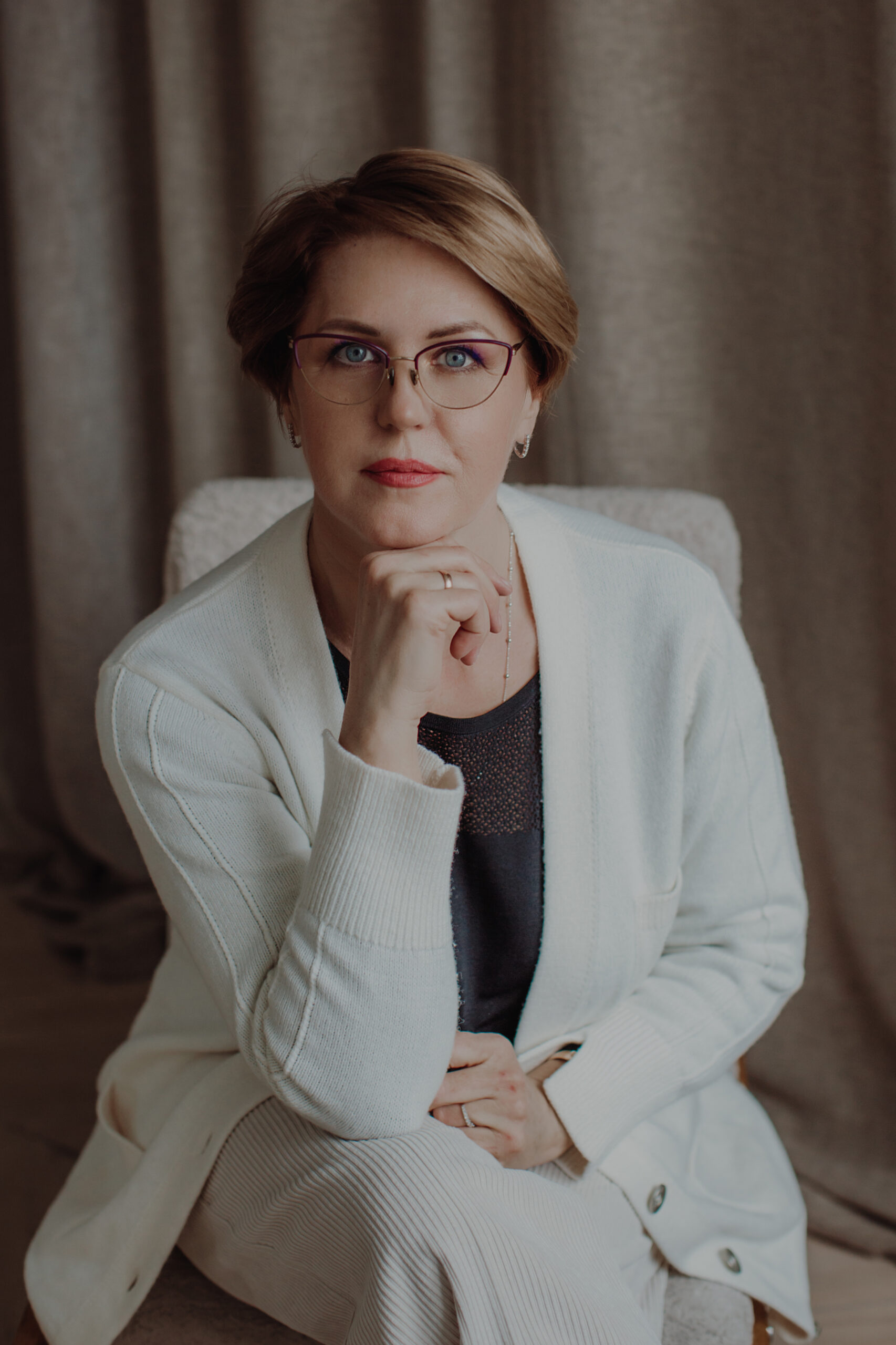 КРУГЛОВА Лариса Анатольевна